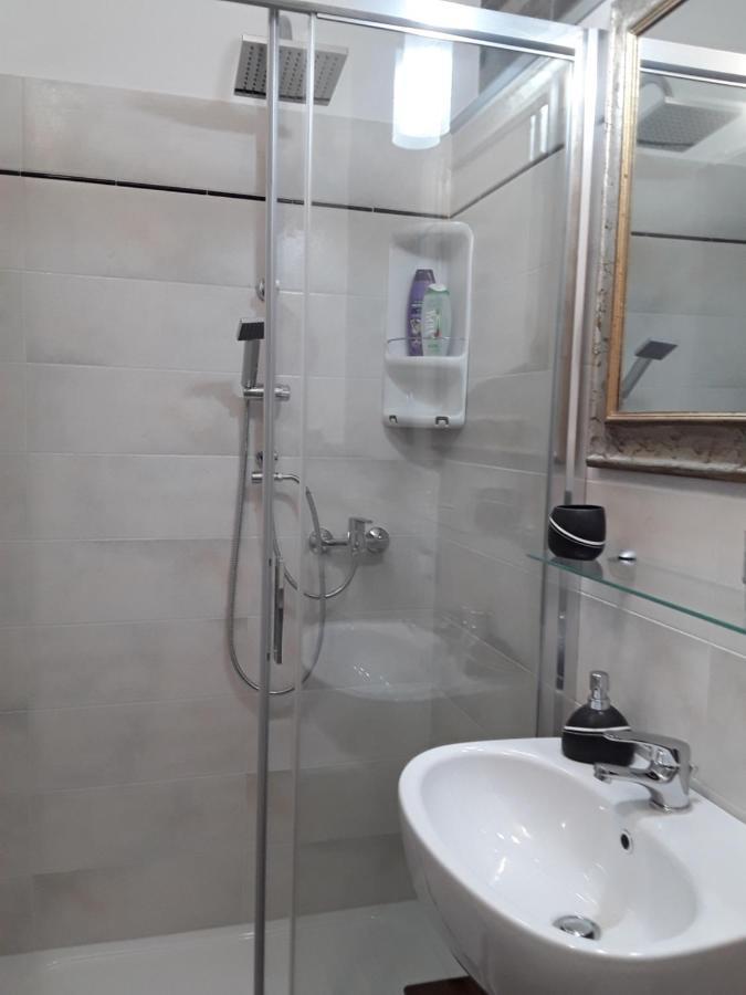 Bed and Breakfast Retro' Beb La Spezia Exterior foto