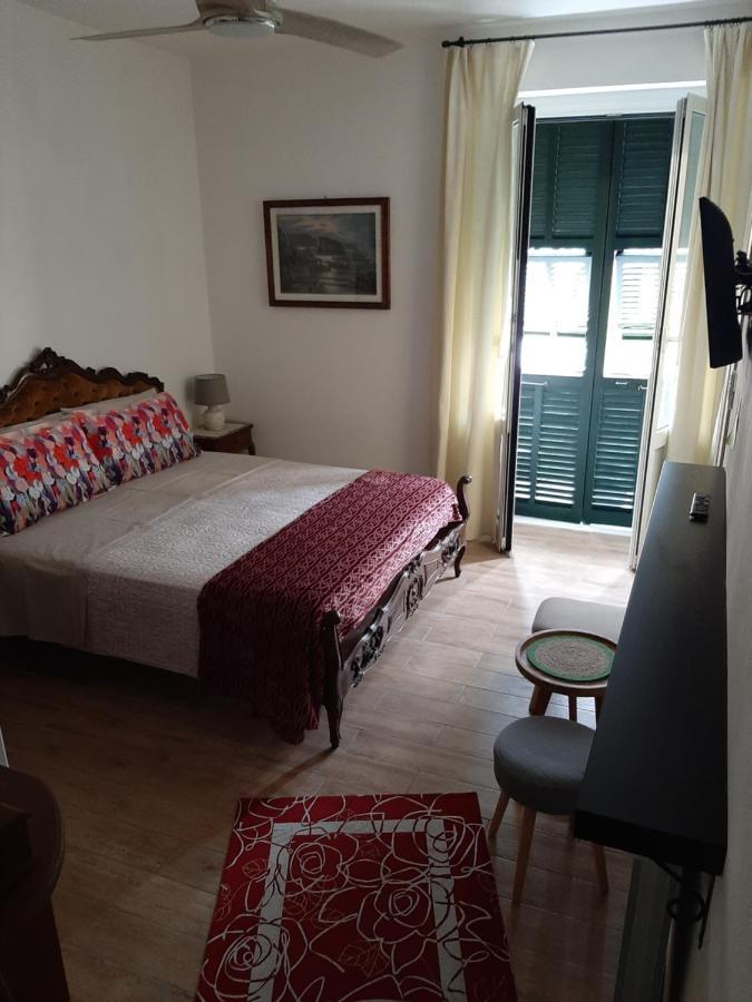 Bed and Breakfast Retro' Beb La Spezia Exterior foto